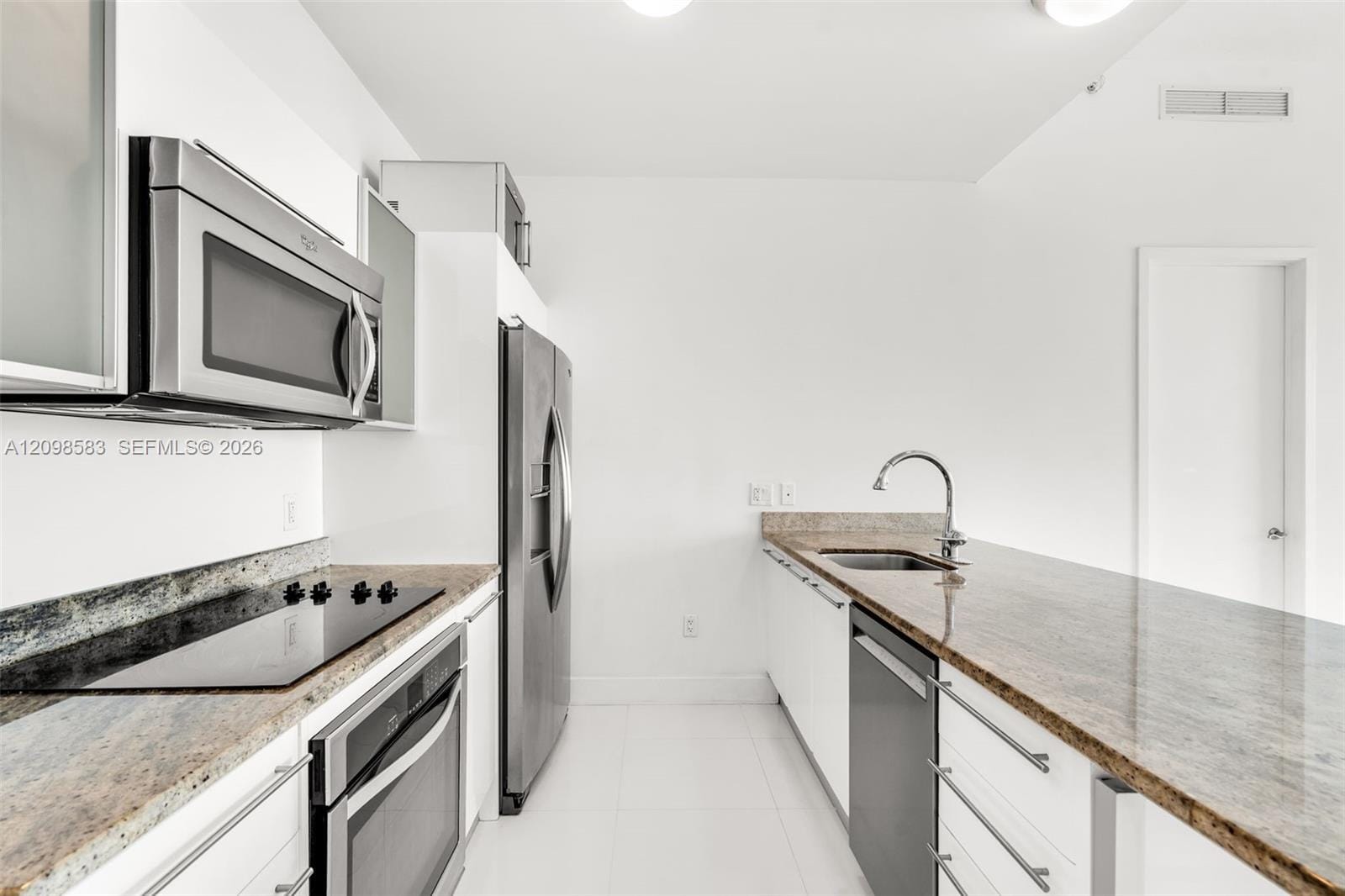 185 SW 7th Street 4401, Miami, FL 33130 photo 6