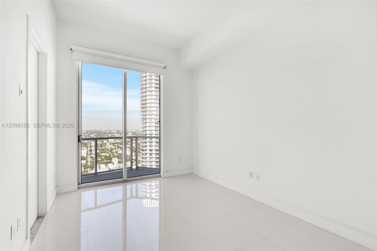 185 SW 7th Street 4401, Miami, FL 33130 photo 8