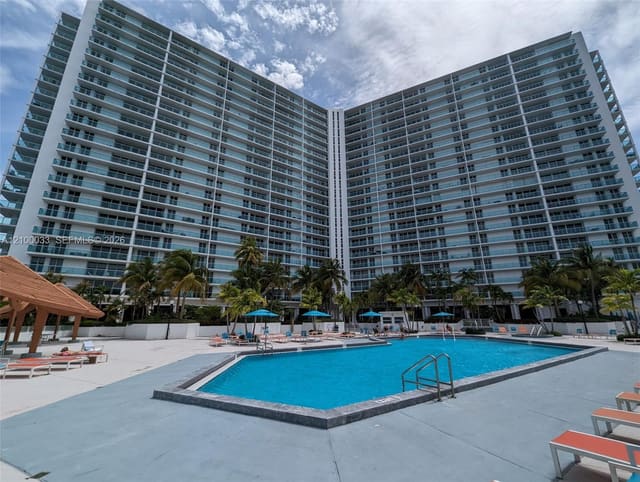 100 Bayview Drive 730, Sunny Isles Beach, FL 33160