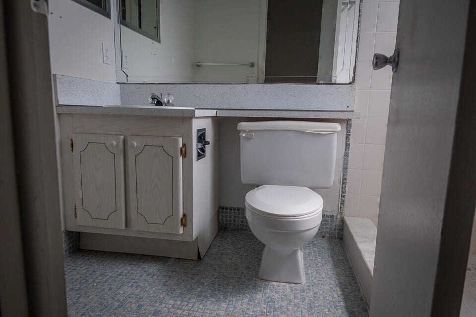 117 Kingswood F 117 — photo 12