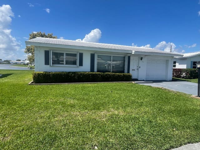 131 NW 14th Street, Boynton Beach, FL 33426
