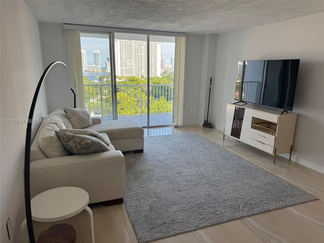 2851 NE 183rd Street 1409E, Aventura, FL 33160