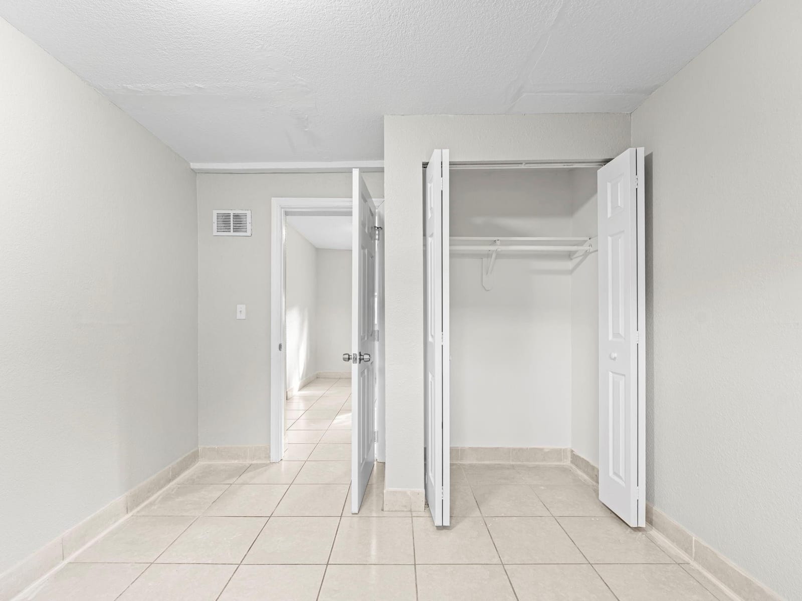 21200 NE 12TH Court, Miami, FL 33179 photo 14