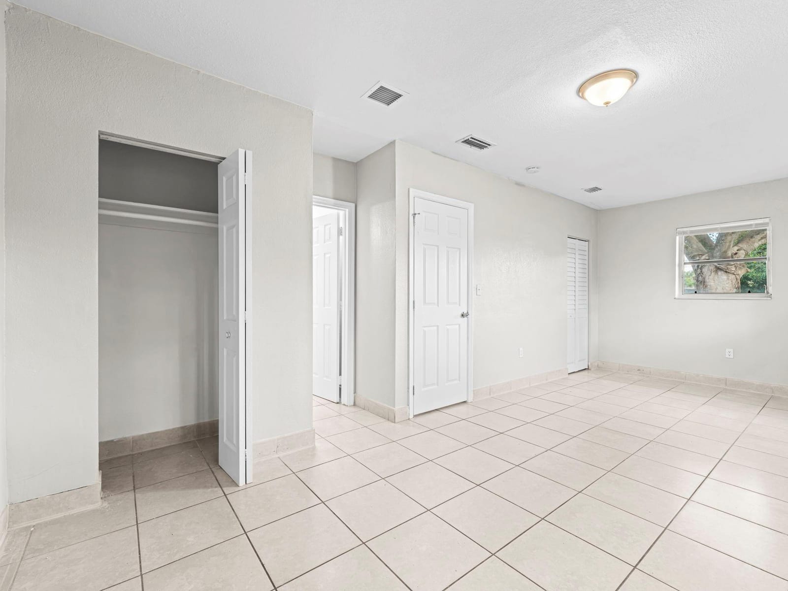 21200 NE 12TH Court, Miami, FL 33179 photo 15