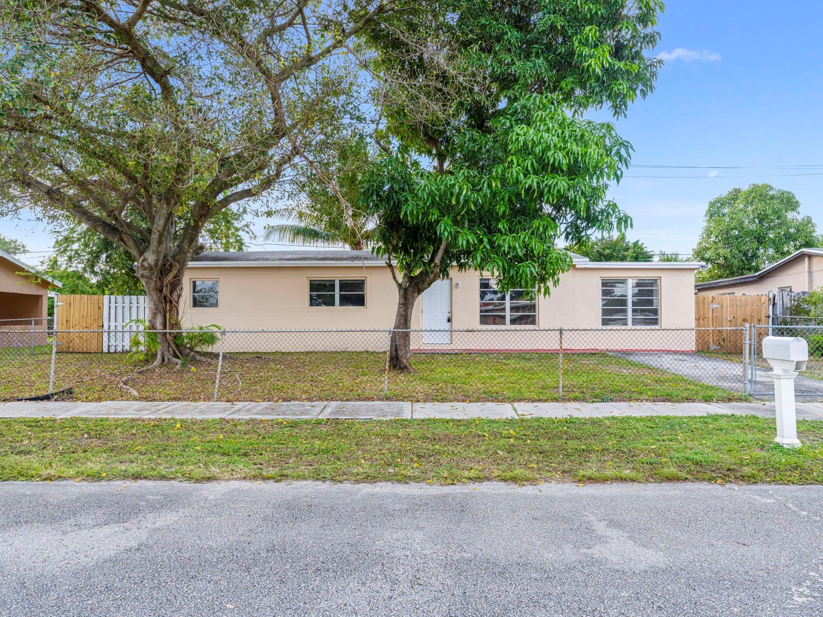 21200 NE 12TH Court, Miami, FL 33179 photo 24