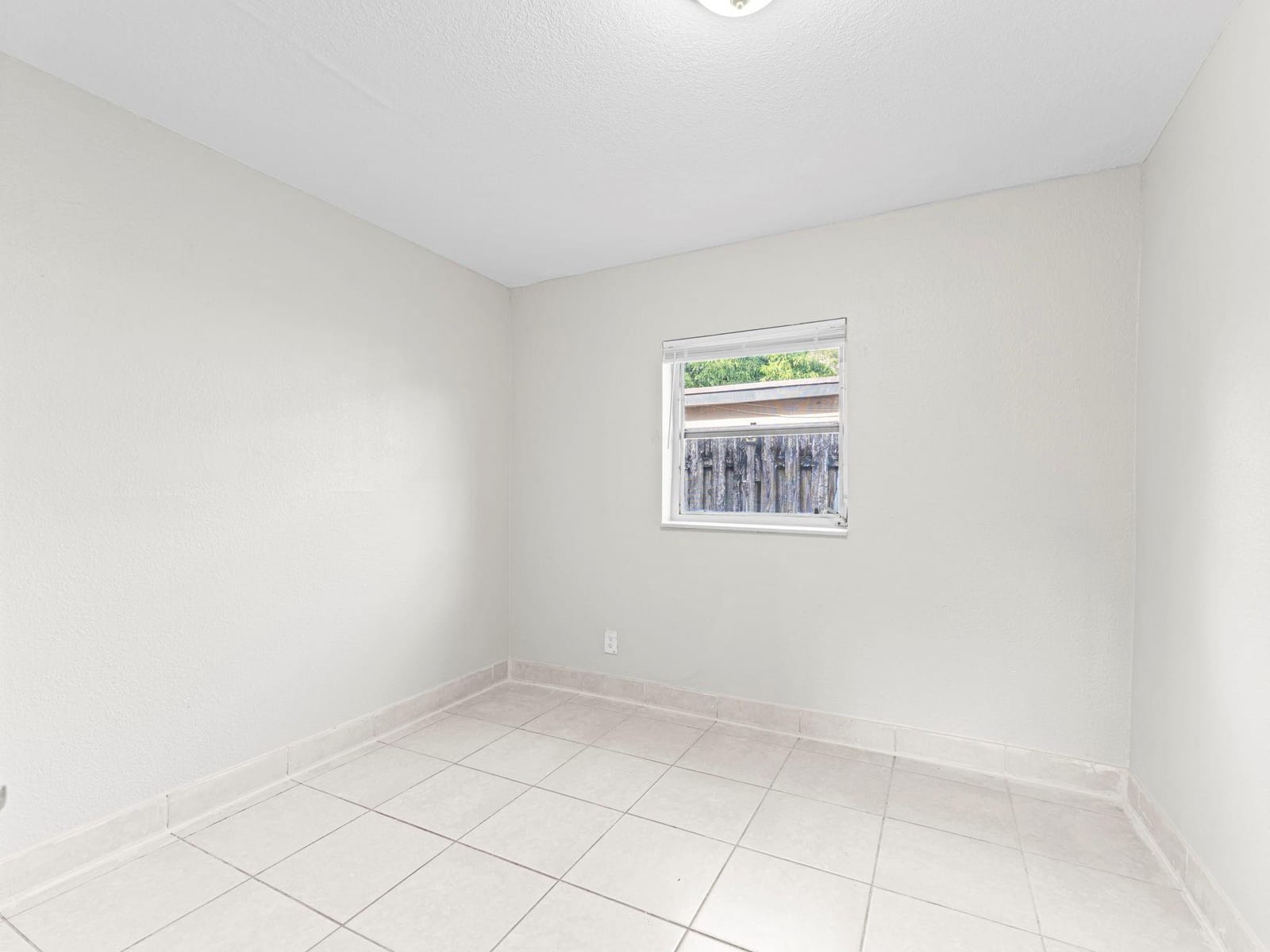 21200 NE 12TH Court — photo 8