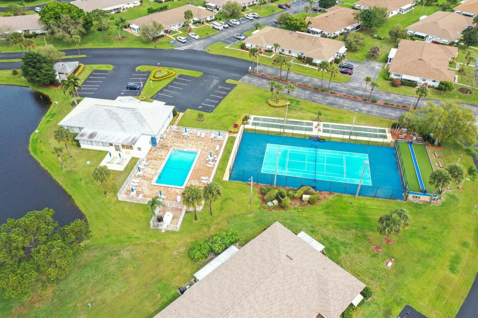 625 PINES KNOLL Drive B, Fort Pierce, FL 34982 photo 18