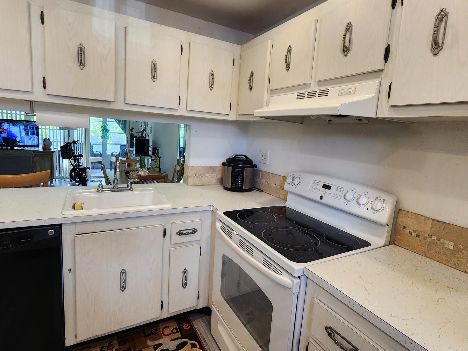 8842 W MCNAB Road 205, Tamarac, FL 33321 photo 5