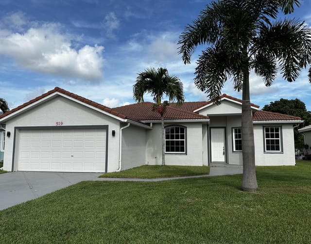 519 NW EMBER Way, Jensen Beach, FL 34957