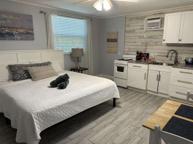 1258 Beach Road 9 Studio, Singer Island, FL 33404