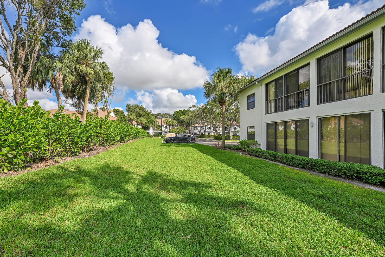 5390 VENETIA Court H — photo 4