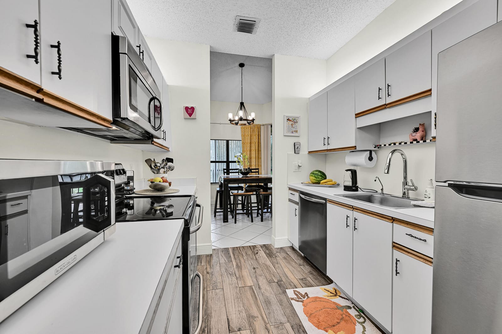 5390 VENETIA Court H — photo 9