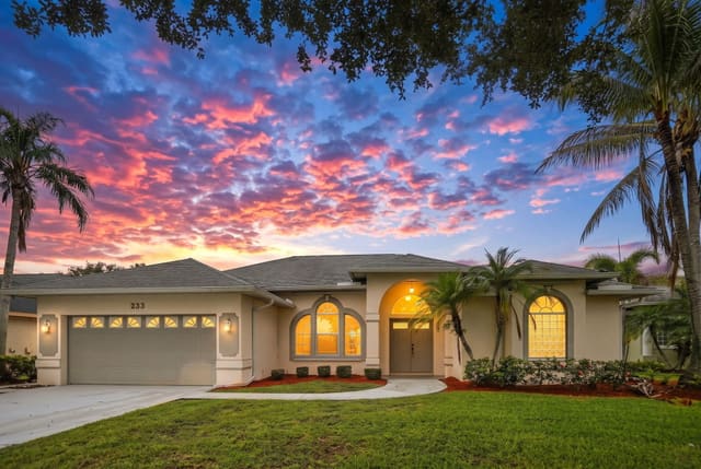 233 SW Fernleaf Trail, Port St. Lucie, FL 34953