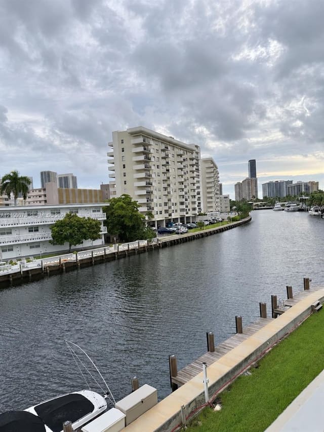 440 Paradise Isle Boulevard 306, Hallandale Beach, FL 33009
