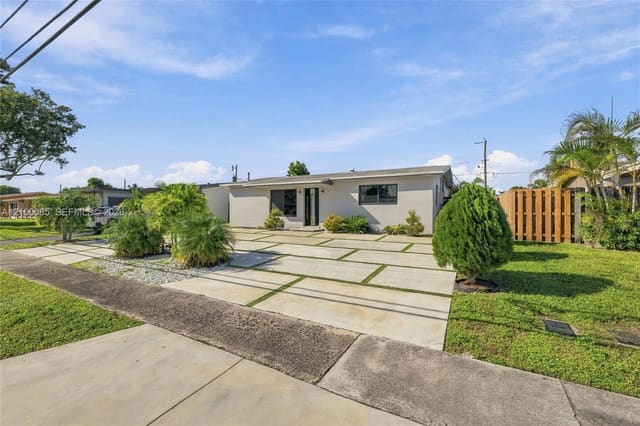 8921 NW 25th Court, Sunrise, FL 33322