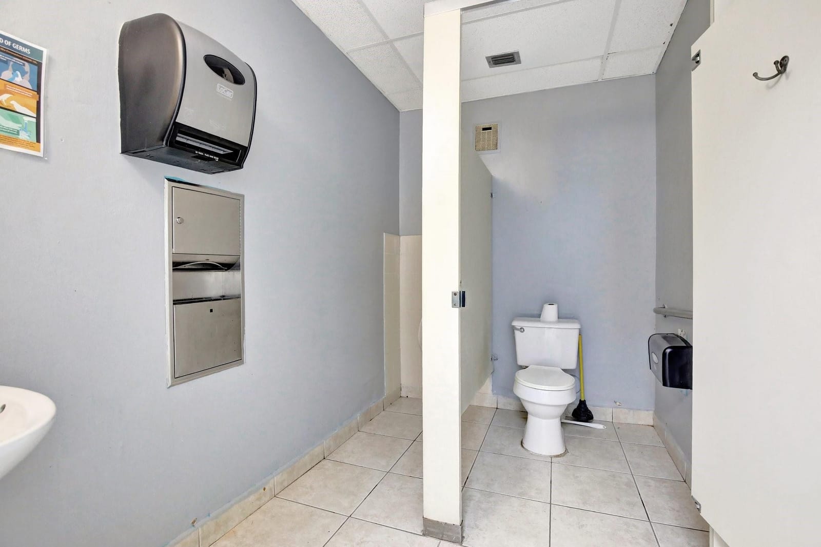 4505 NW 103RD Avenue, Sunrise, FL 33351 photo 14