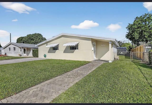 6717 Farragut Street, Hollywood, FL 33024