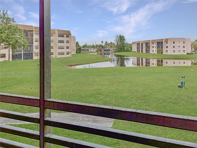 10402 Sunrise Lakes Boulevard 201, Sunrise, FL 33322
