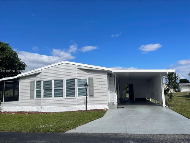 815 Sun Glow Avenue 815, Boynton Beach, FL 33436