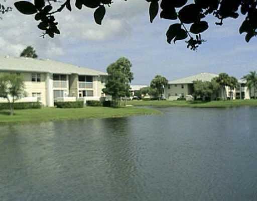R-1531 SE Royal Green Circle R-206, Port St. Lucie, FL 34952