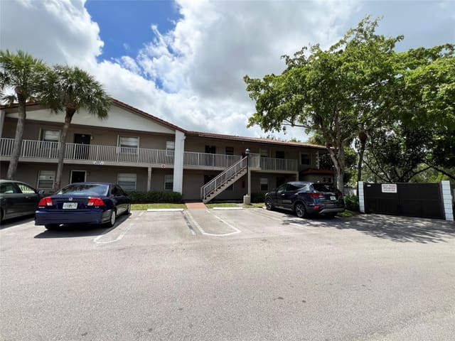 8820 ROYAL PALM Boulevard 109-4, Coral Springs, FL 33065