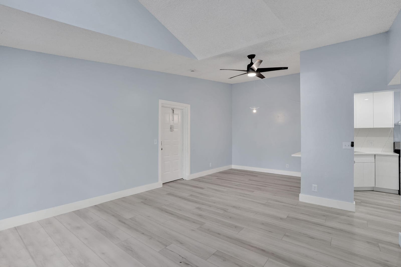 203 Foxtail Drive H3 — photo 12