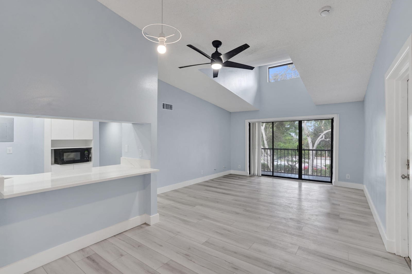 203 Foxtail Drive H3 — photo 3