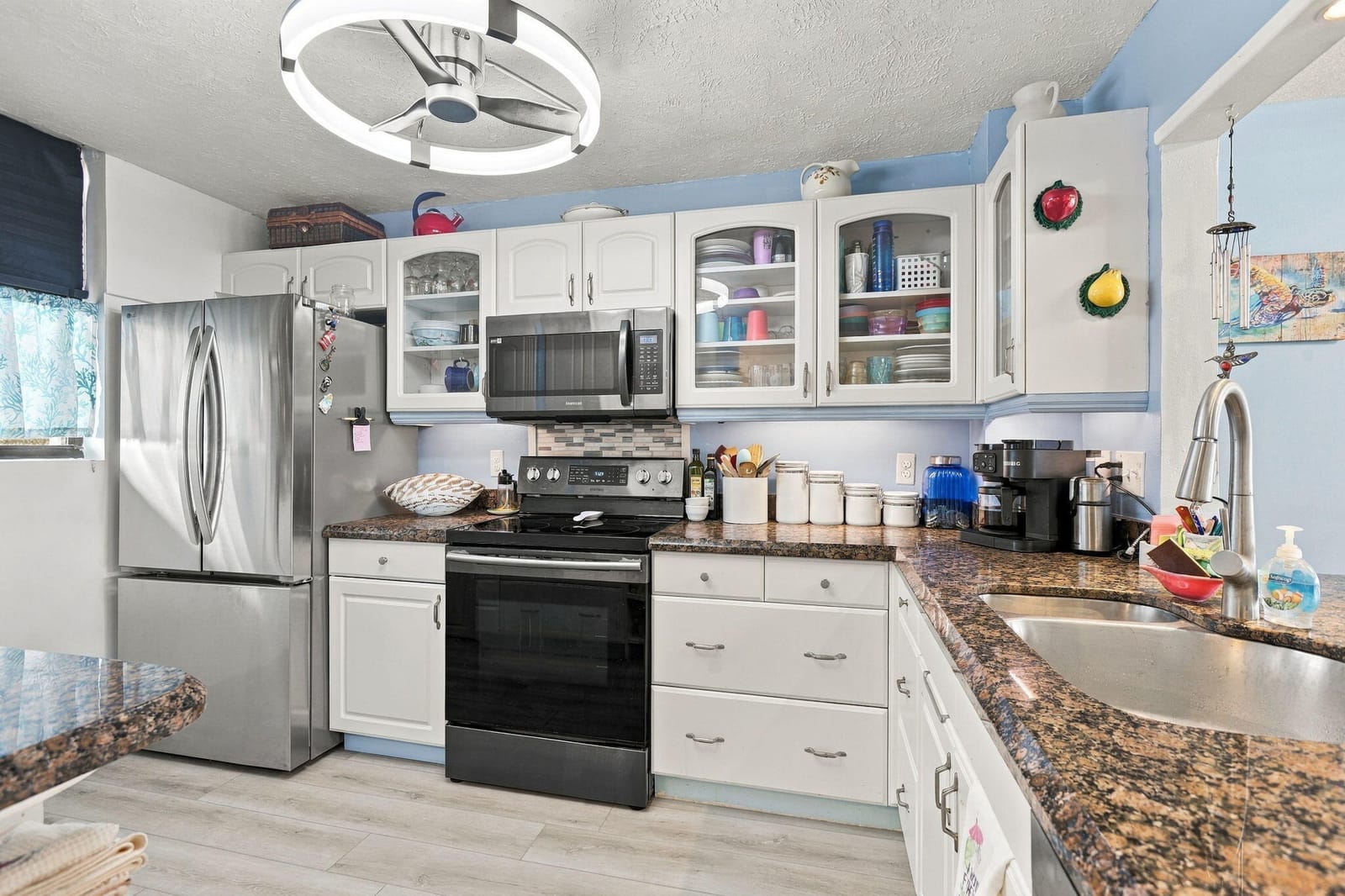 9940 S OCEAN Drive 407 — photo 4