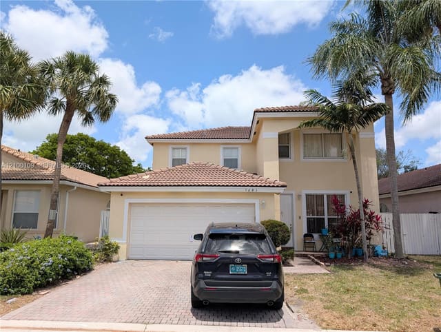 7683 NW 19th Street, Pembroke Pines, FL 33024