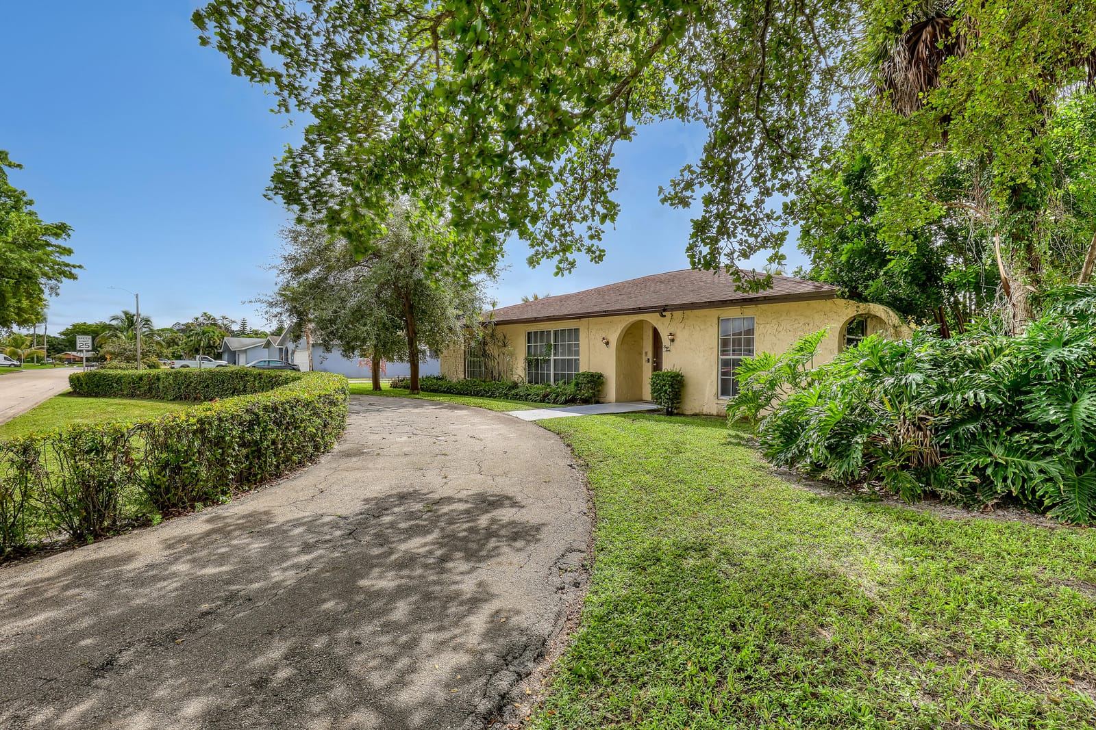 110 MEADOWLARK Drive, Royal Palm Beach, FL 33411 photo 4