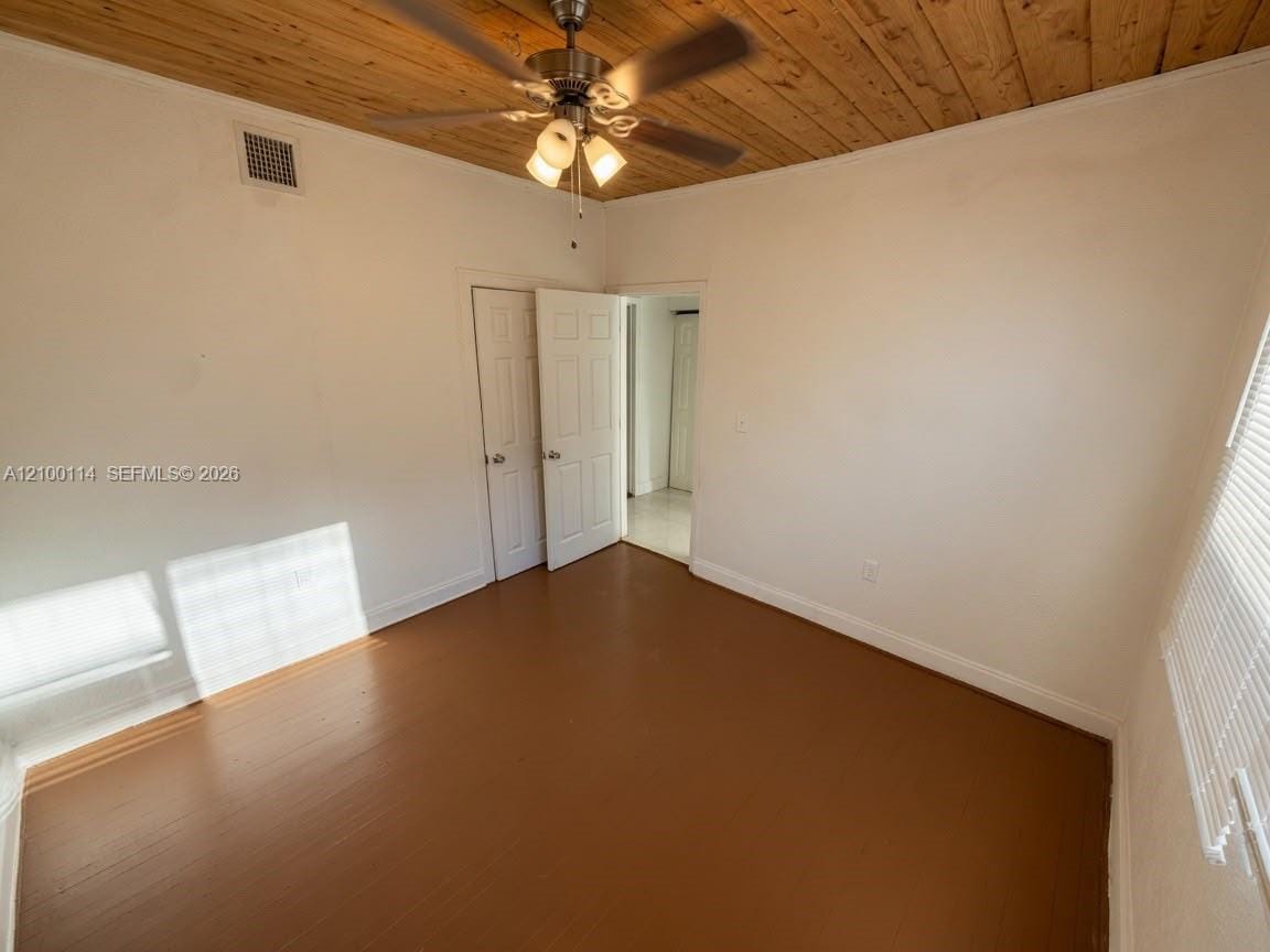 1154 W 25th Street 1154 — photo 8