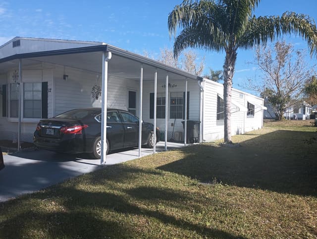 12 Universidad Lane, Port St. Lucie, FL 34952