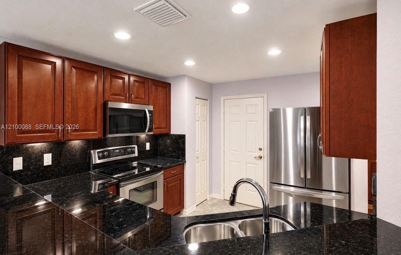 5929 Royal Way 5929 — photo 8