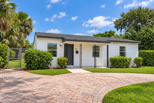 400 W 15TH Street, Riviera Beach, FL 33404