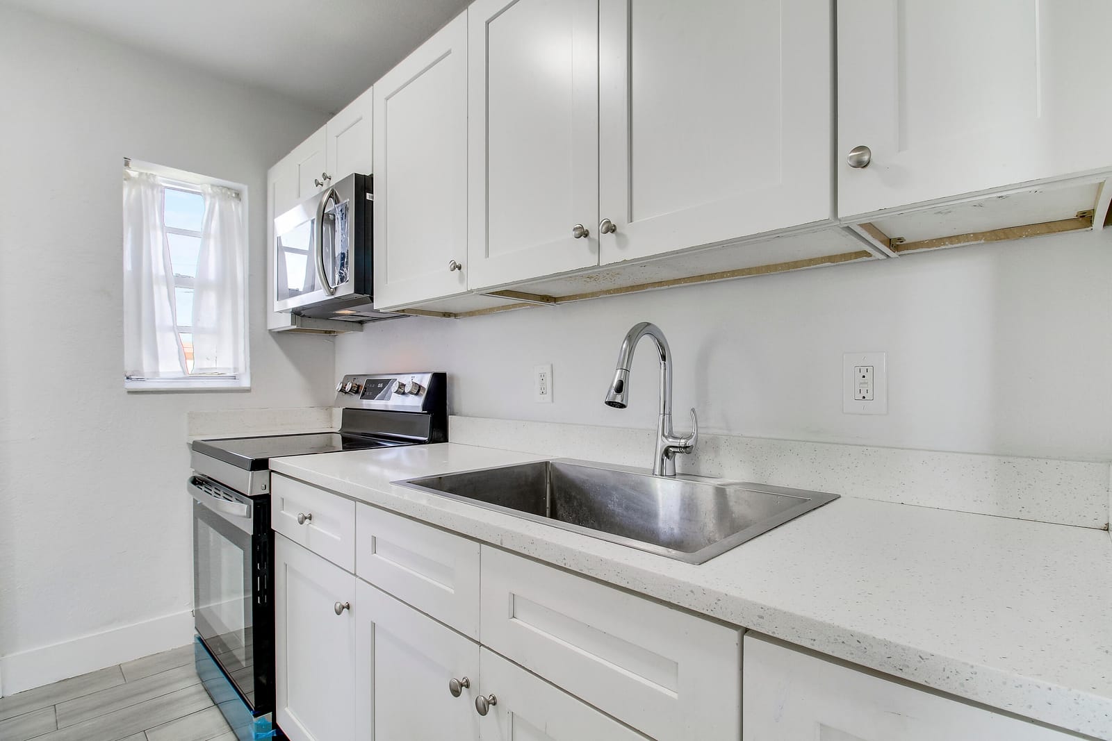 400 W 15TH Street — photo 10
