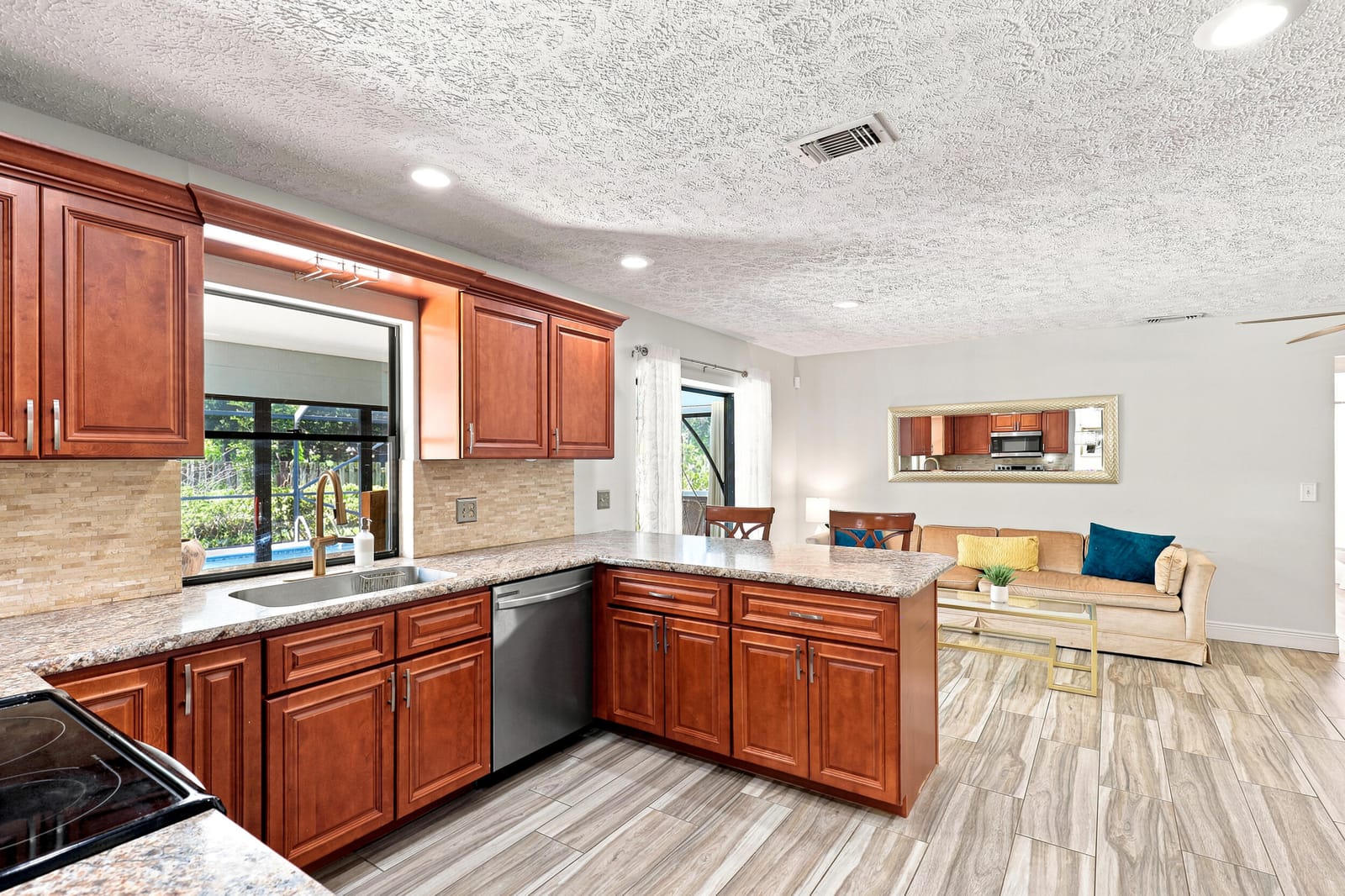 2526 SE VICTORY Avenue, Port St. Lucie, FL 34952 photo 14