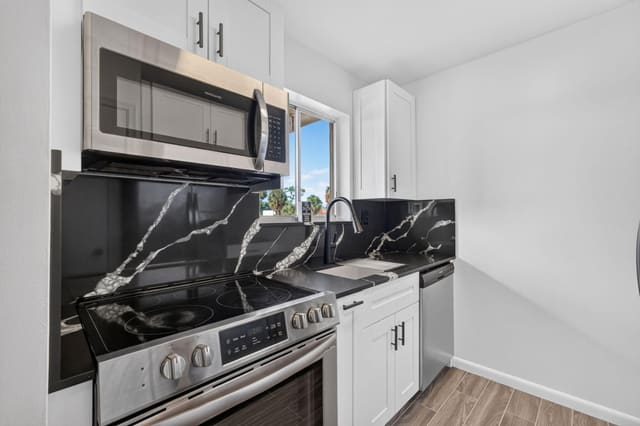 6074 Forest Hill Boulevard 201, West Palm Beach, FL 33415