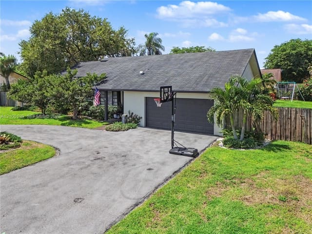 28330 SW 163rd Avenue, Homestead, FL 33033