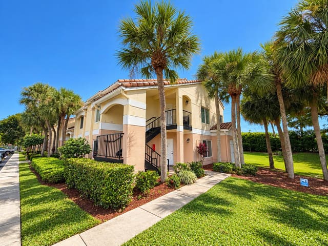 815 W BOYNTON BEACH Boulevard 7-206, Boynton Beach, FL 33426