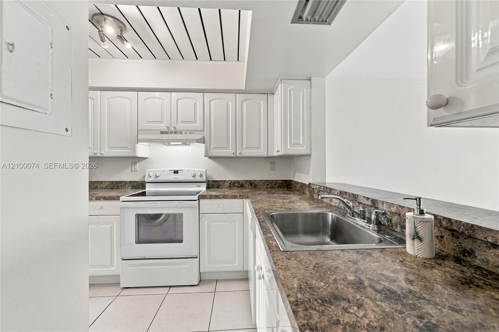 545 SE 12th Street 205, Dania Beach, FL 33004 photo 13
