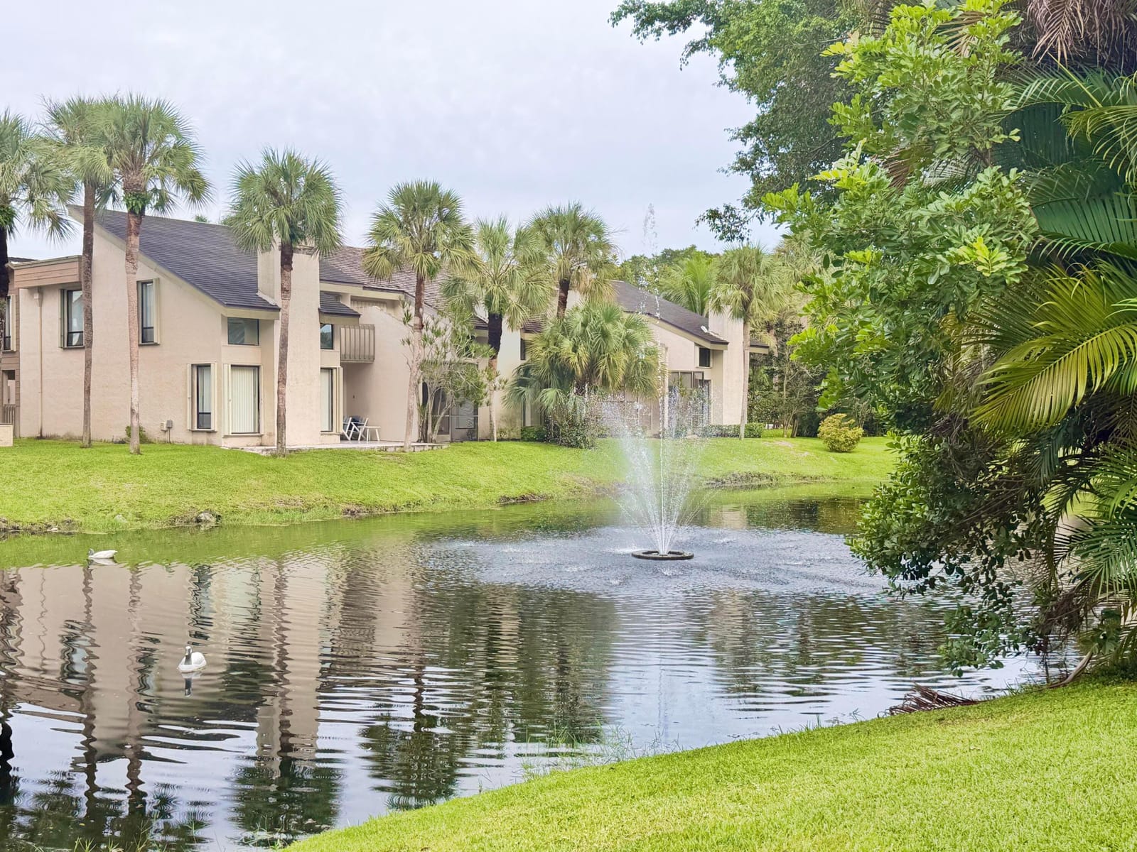 6069 GLENDALE Drive, Boca Raton, FL 33433 photo 2