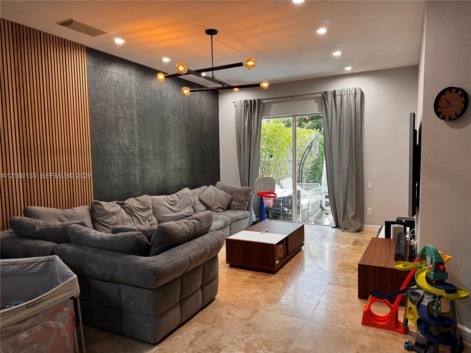 876 W Spinnaker Drive W — photo 2