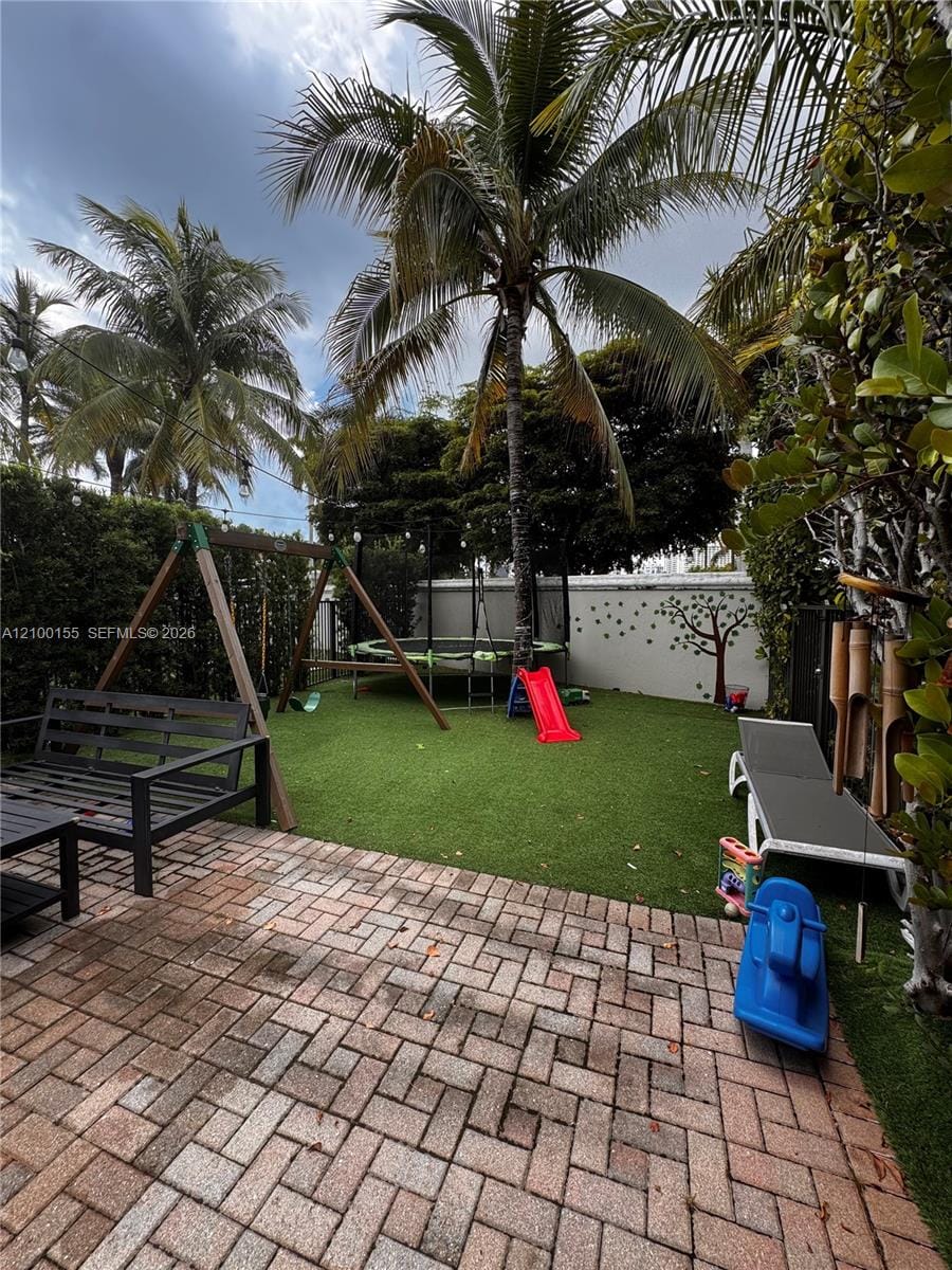 876 W Spinnaker Drive W, Hollywood, FL 33019 photo 18