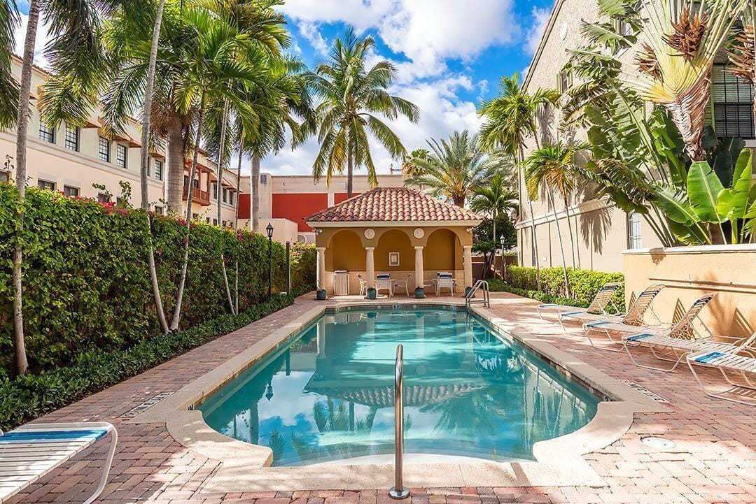 580 S Sapodilla Avenue 106, West Palm Beach, FL 33401