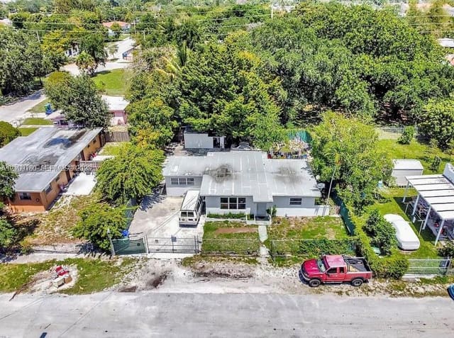 261 NW 73rd Terrace, Miami, FL 33150