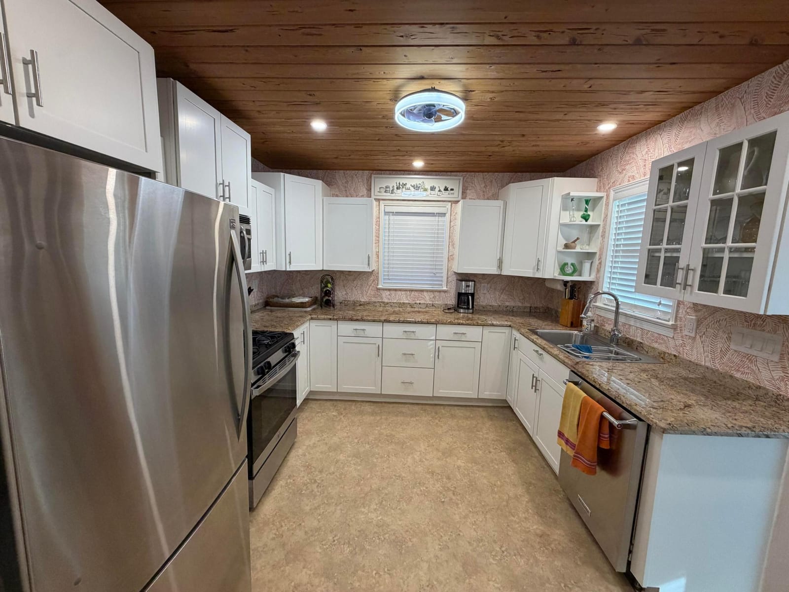 618 N OCEAN BREEZE — photo 8