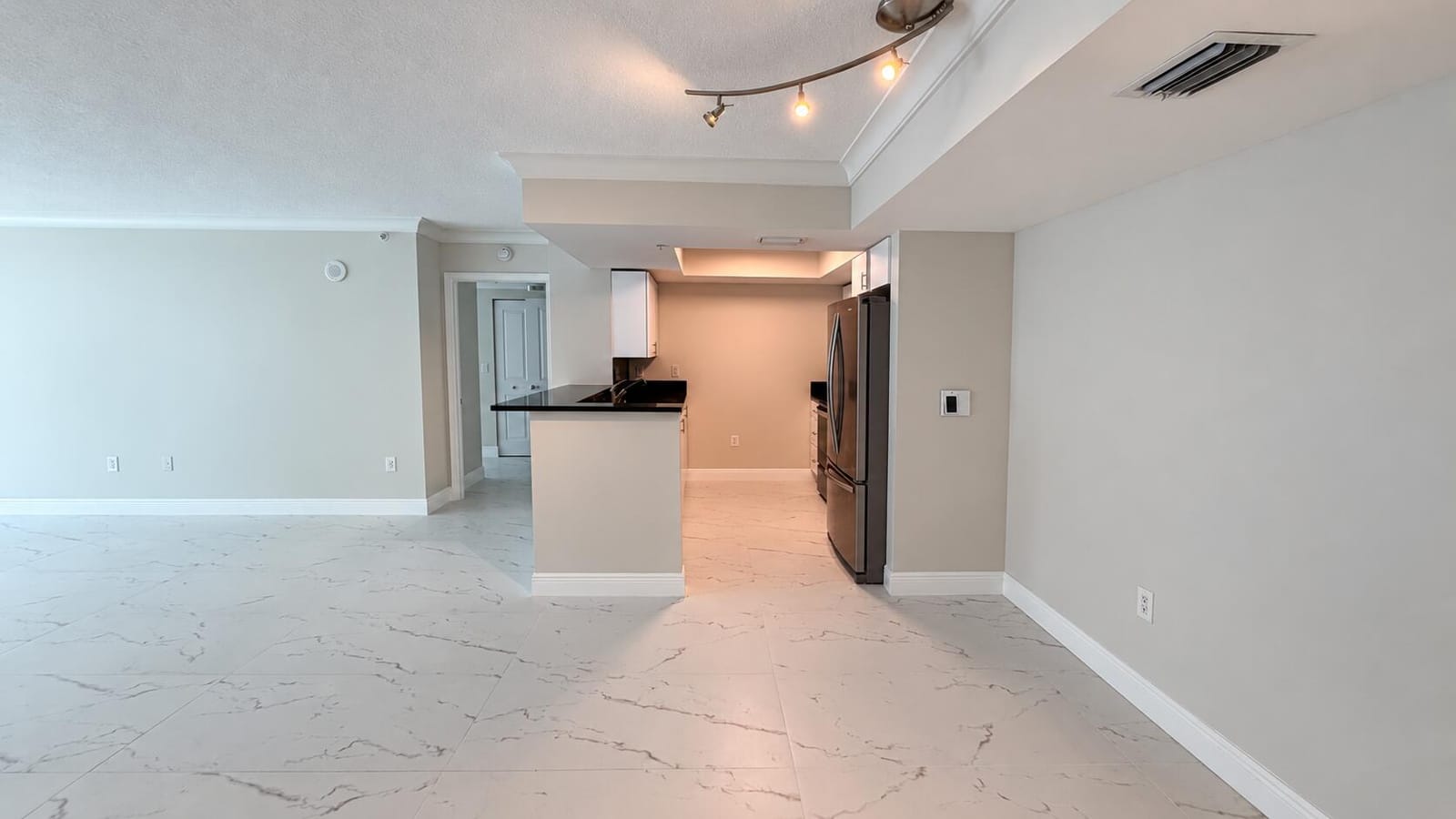 99 SE MIZNER Boulevard 233 — photo 4