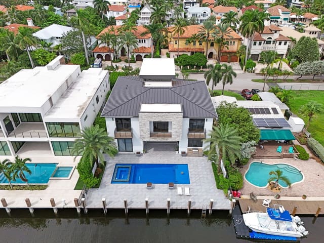 424 COCONUT ISLE Drive, Fort Lauderdale, FL 33301