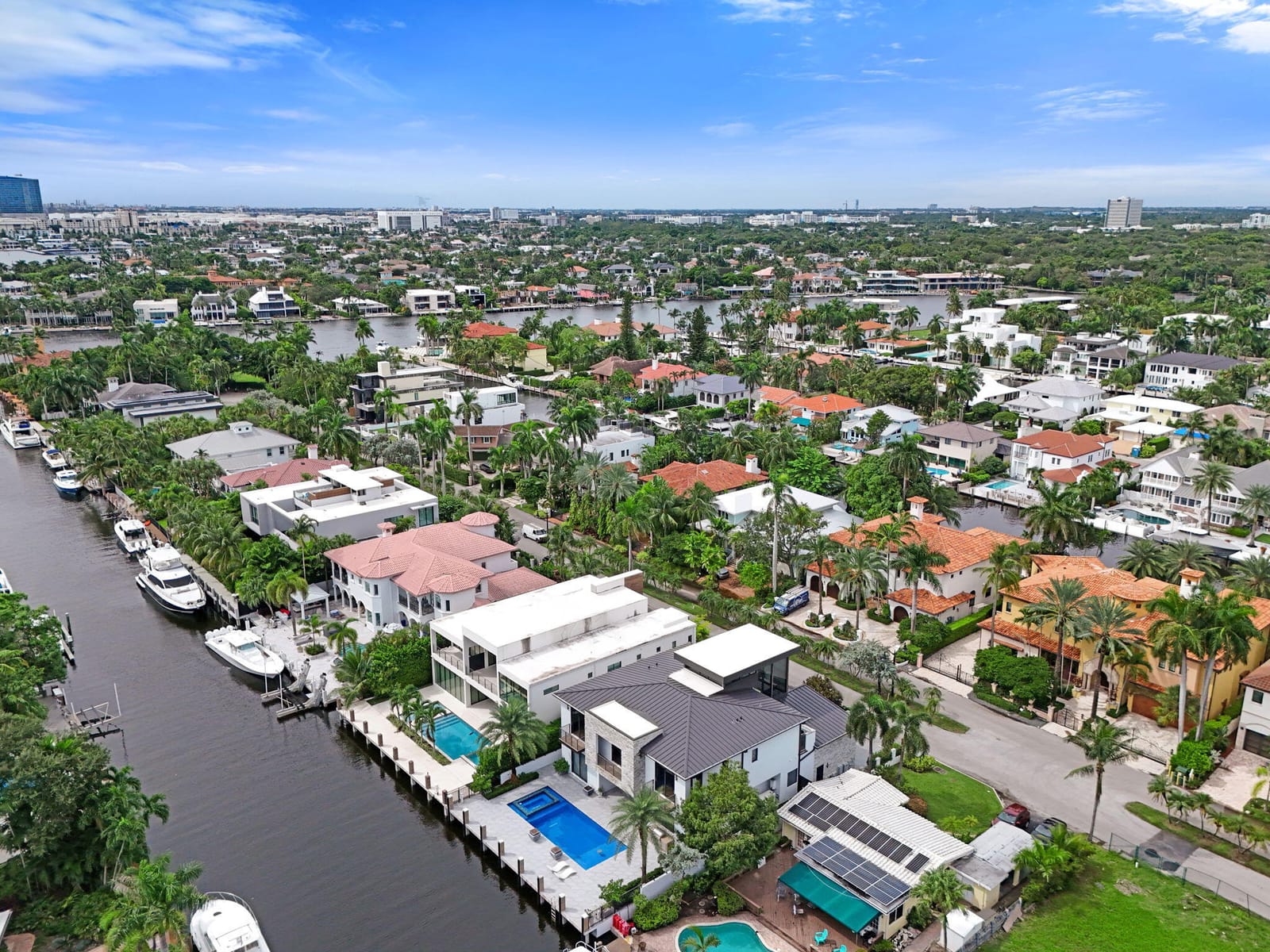 424 COCONUT ISLE Drive — photo 2