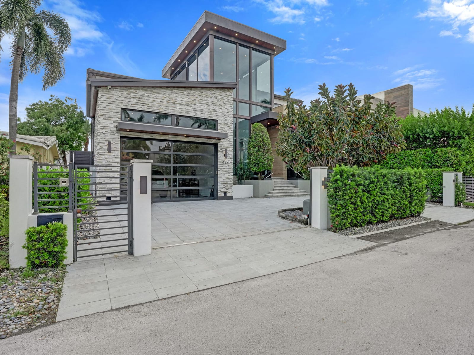 424 COCONUT ISLE Drive — photo 5